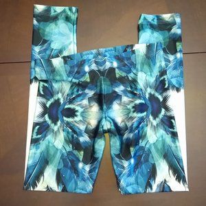 NWOT, Aqua, Blue, Green Peacock design, Children’s Leggings - size 7/8